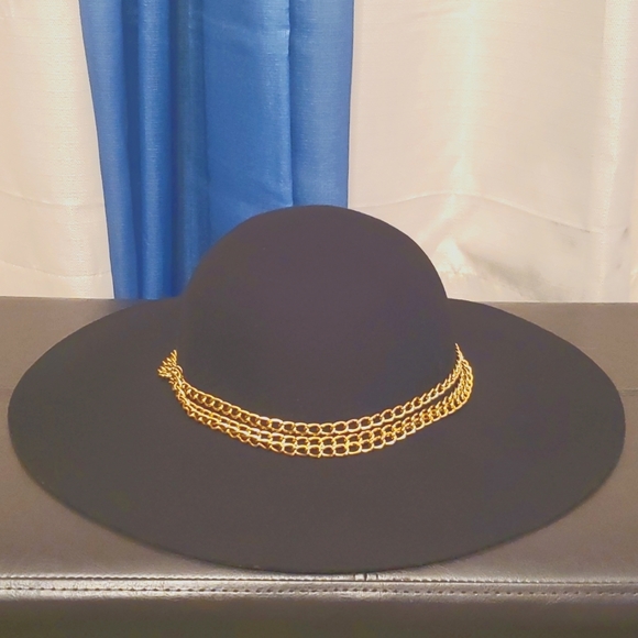 Ashley Stewart Accessories - Chained Hat